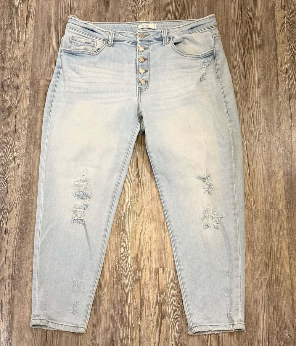 KanCan Signature High Rise Button Fly Distressed Jeans Light Wash